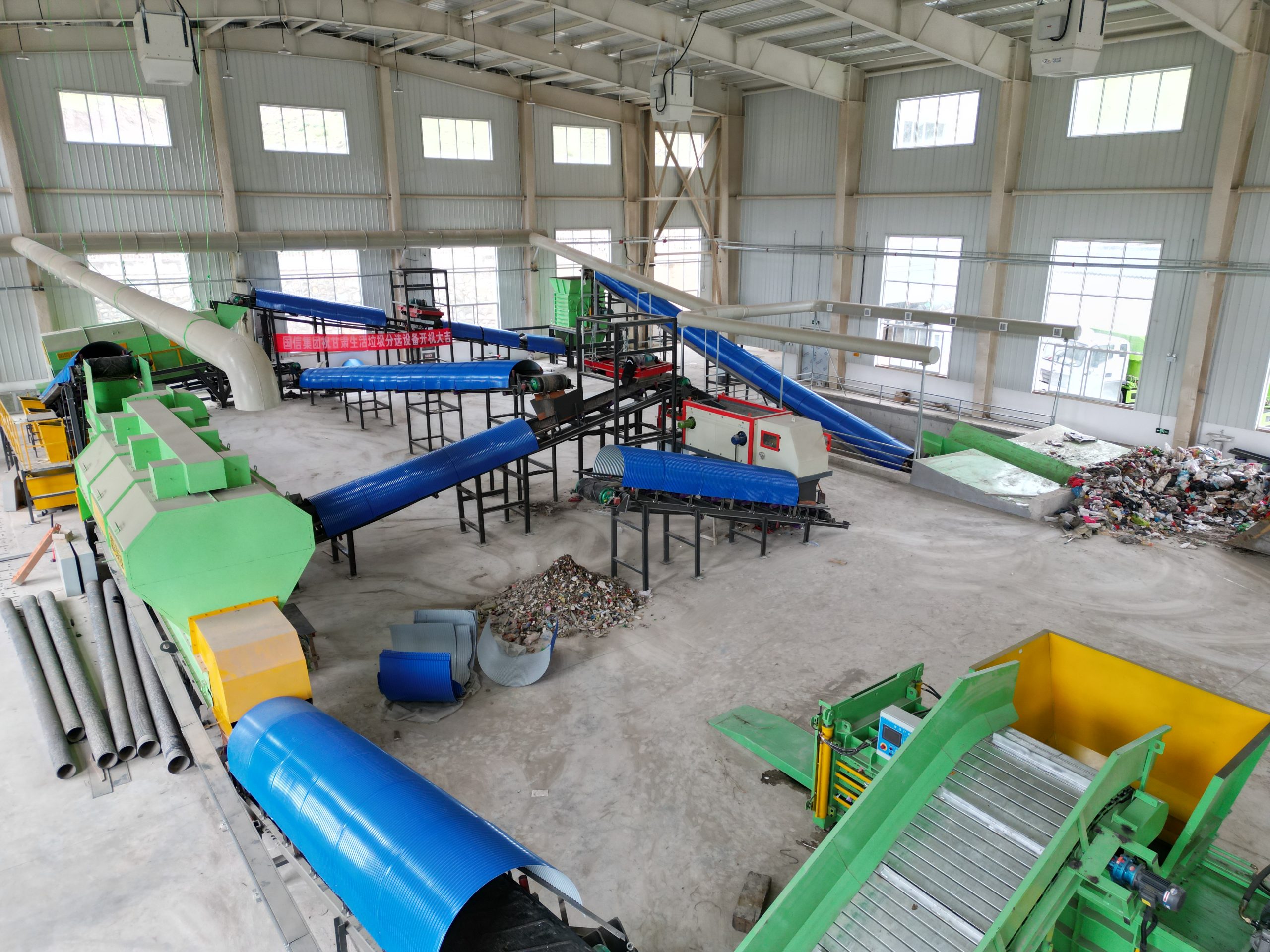 How to sort plastic waste into recyclable materials