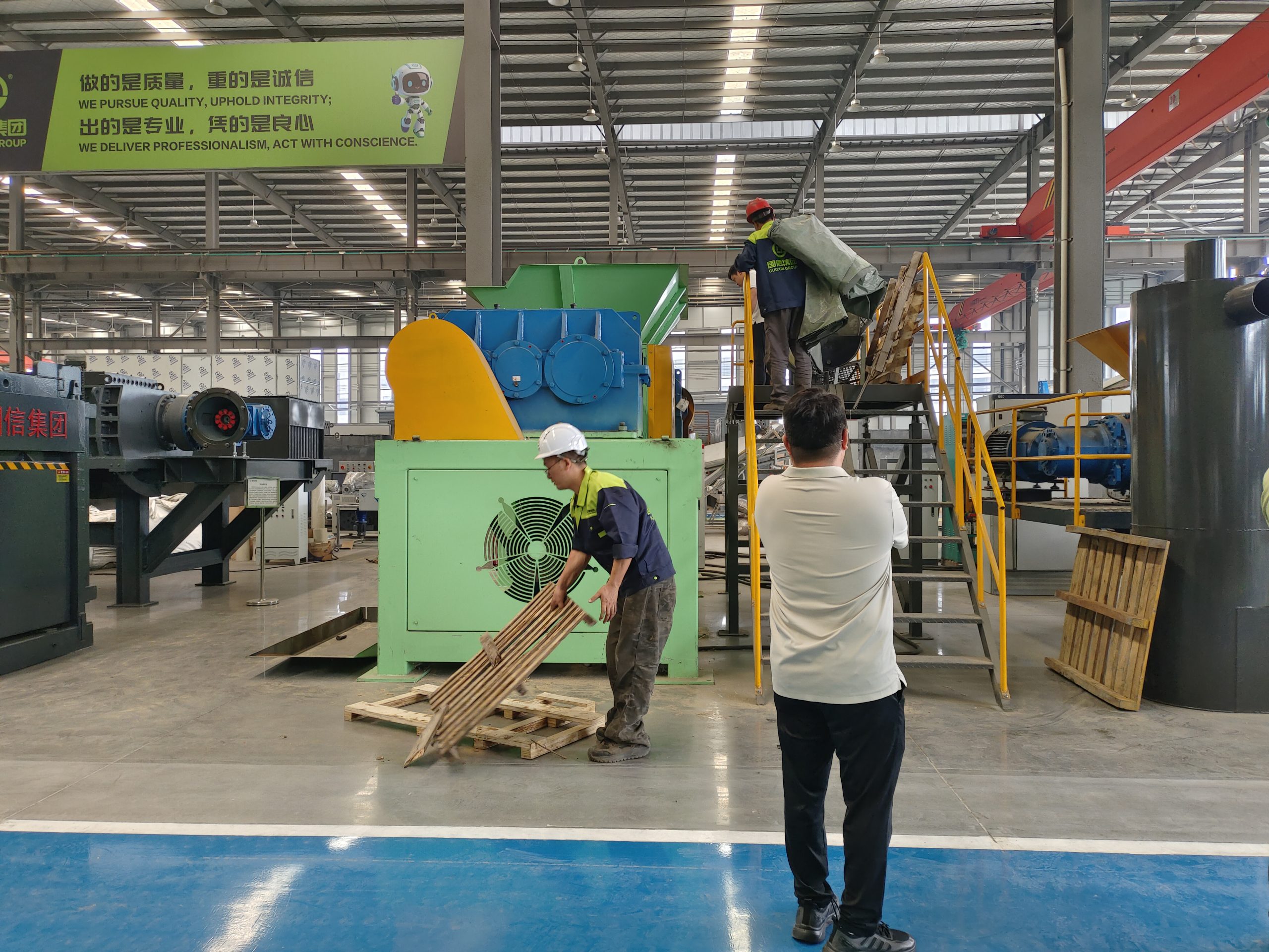 Factory Performance Test: Heavy-Duty Industrial Double-Shaft Shredder for Mixed Solid Waste