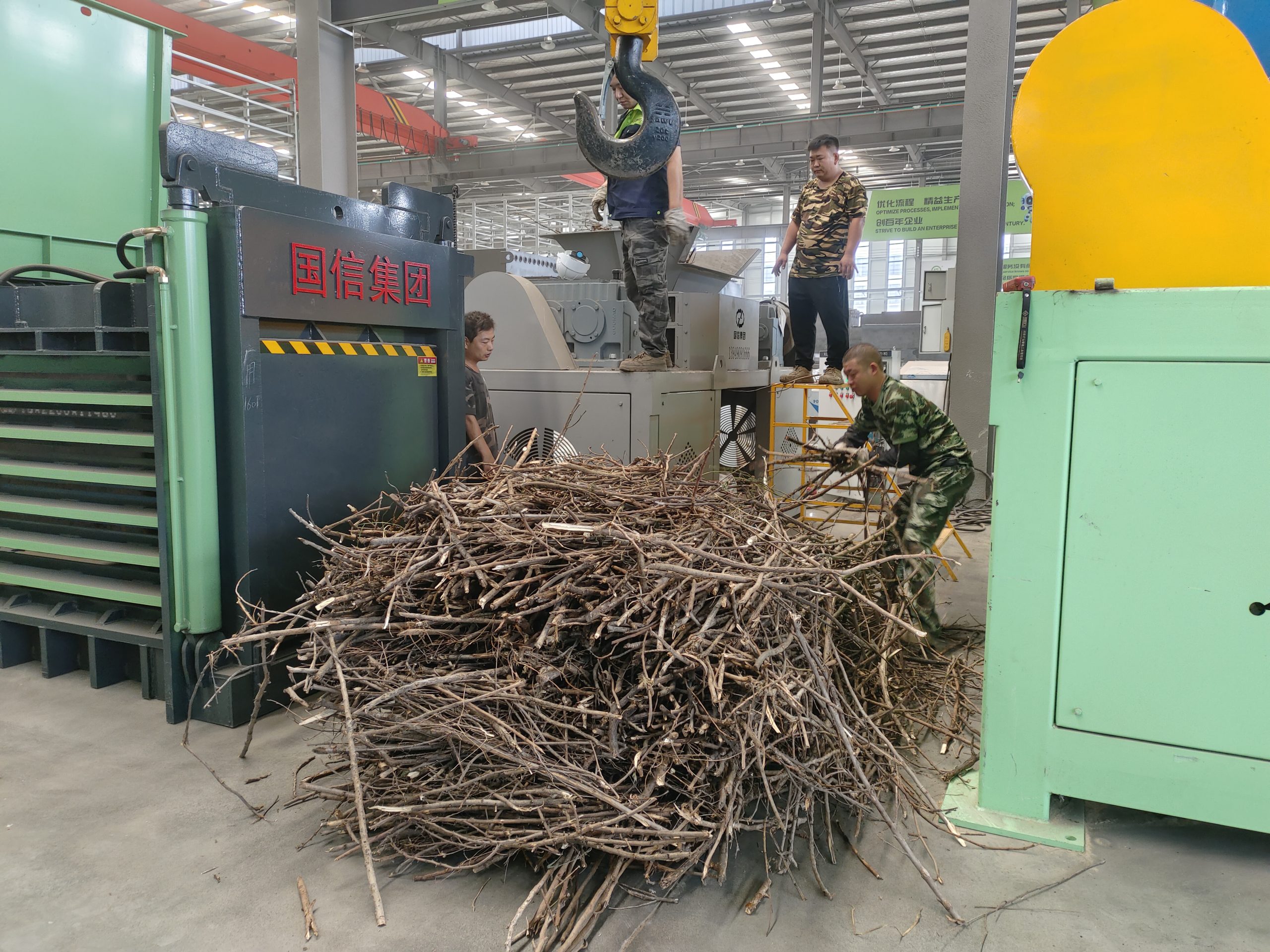 Workshop Performance Test: Heavy-Duty Double-Shaft Shredder for Green Waste & Coconut Shells